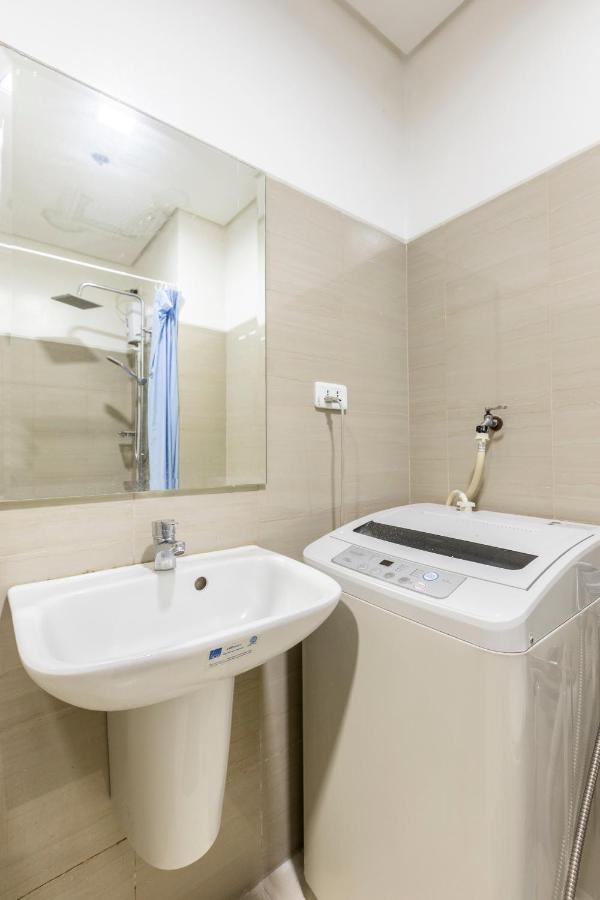 Staycation At Shore - Direct Pool Manila Esterno foto