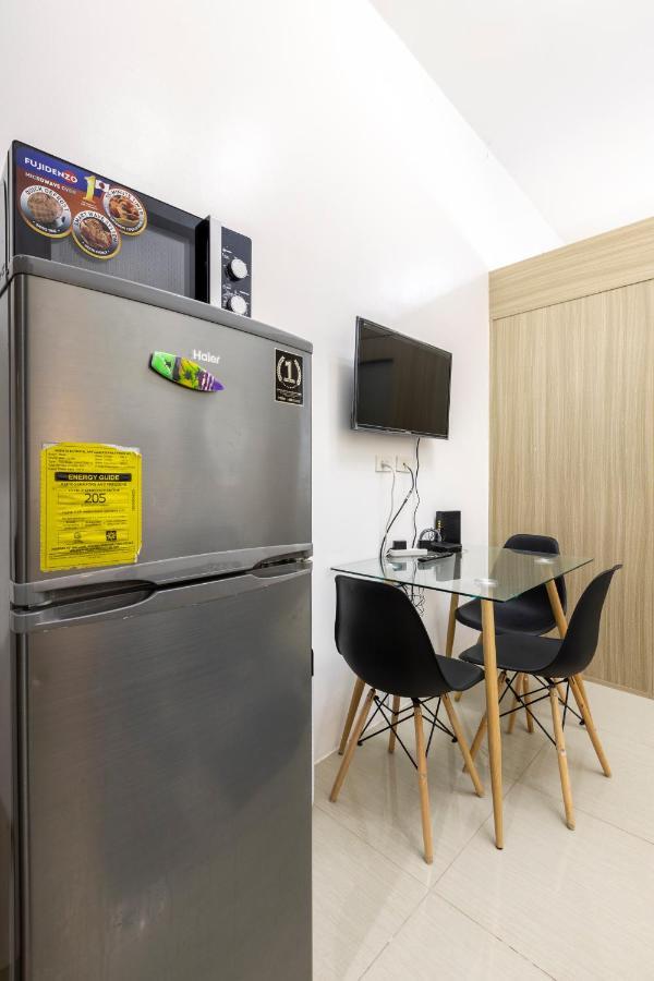 Staycation At Shore - Direct Pool Manila Esterno foto