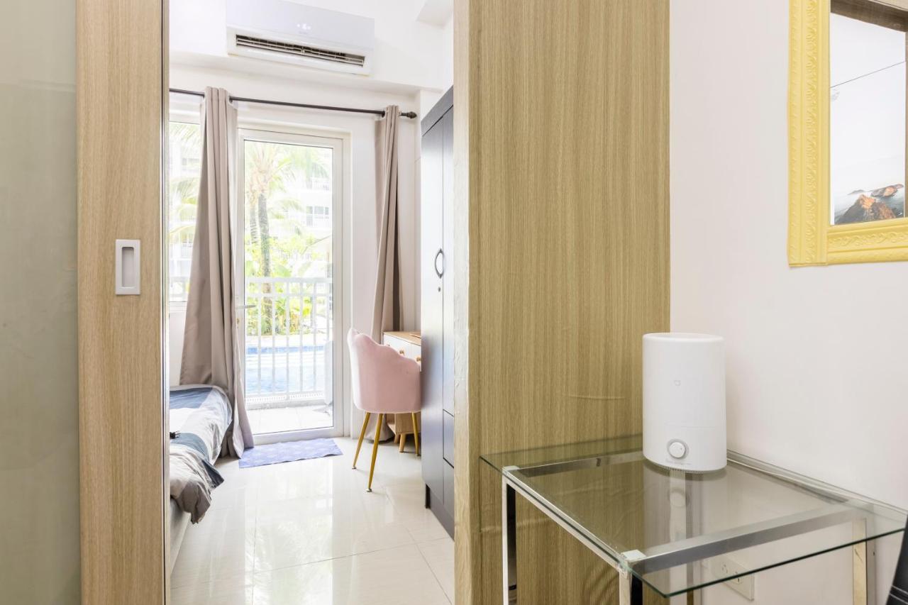 Staycation At Shore - Direct Pool Manila Esterno foto