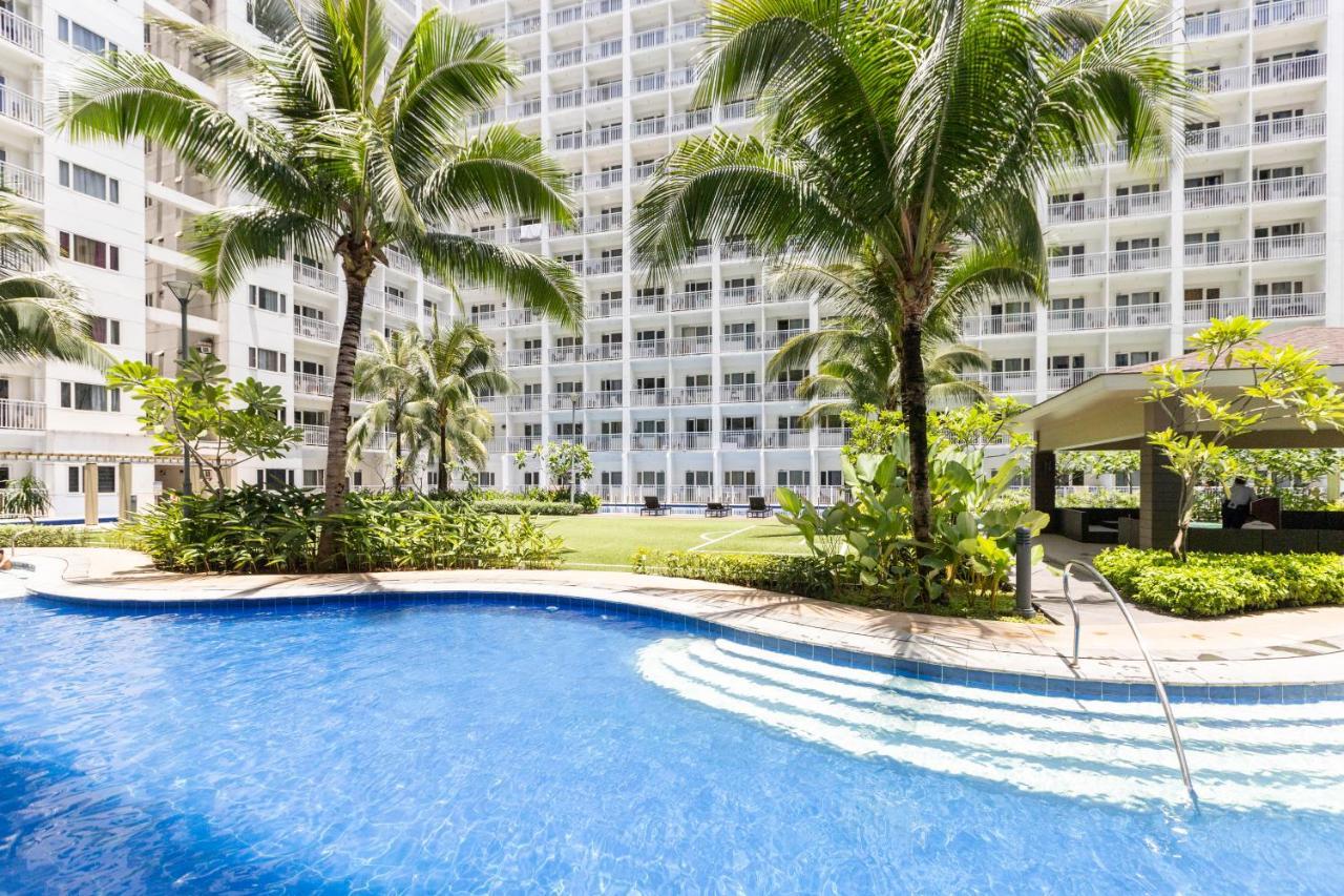 Staycation At Shore - Direct Pool Manila Esterno foto